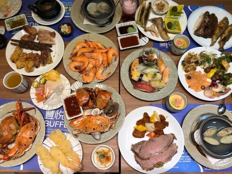 | 高雄美食 | 多種海鮮任你吃還有生啤無限暢飲/豐悦匯日式百匯/興富發全新品牌日式料理吃到飽-悦誠廣場