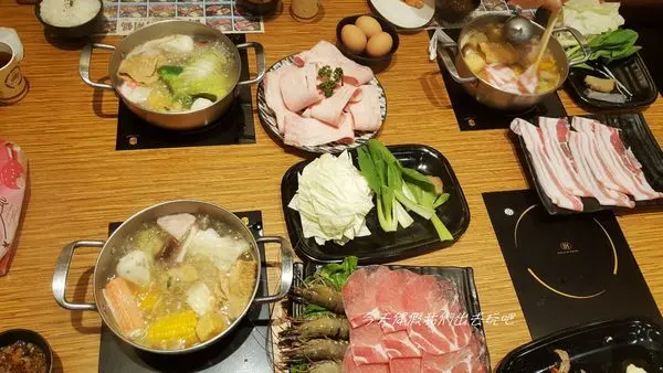 鍋全日式涮涮鍋。連鎖品牌火鍋。肉質鮮美.蝦鮮甜