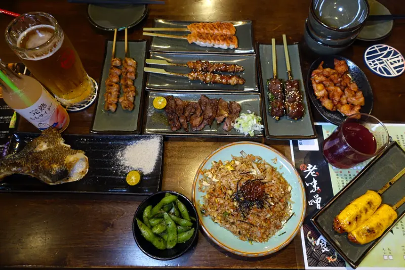 板橋深夜美食-老味噌居酒屋，江子翠捷運美食，板橋江子翠好吃串燒，能開心吃燒烤喝酒的板橋人氣宵夜推薦