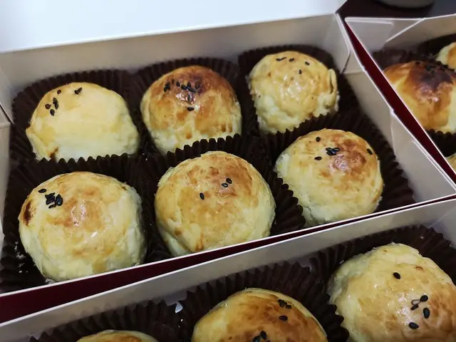 【台中 南屯】台中超人氣餅店、讓不愛蛋黃酥的人也瘋狂、剛出爐蛋黃酥秒殺、彰化名店『不二製餅』台中開店囉