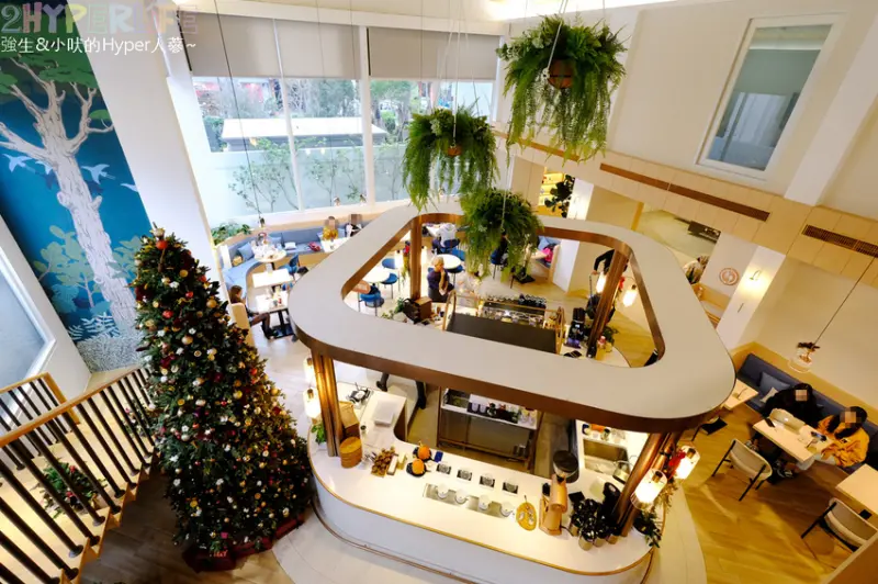 超大庭園咖啡裡竟然有超可愛聖誕造景！KafeD耶誕限定新品溫沙拉和飲品也超好拍~