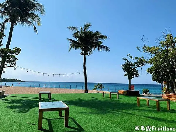 墾丁沙灘推薦　白沙灣　在美麗的貝殼沙灘上戲沙．踏浪．欣賞海景與夕陽　乘坐在一旁的休閒座椅．鞦韆，享受不同角度與位置帶來的美好　少年pi的奇幻漂流與海角七號拍攝地　親子寵物友善