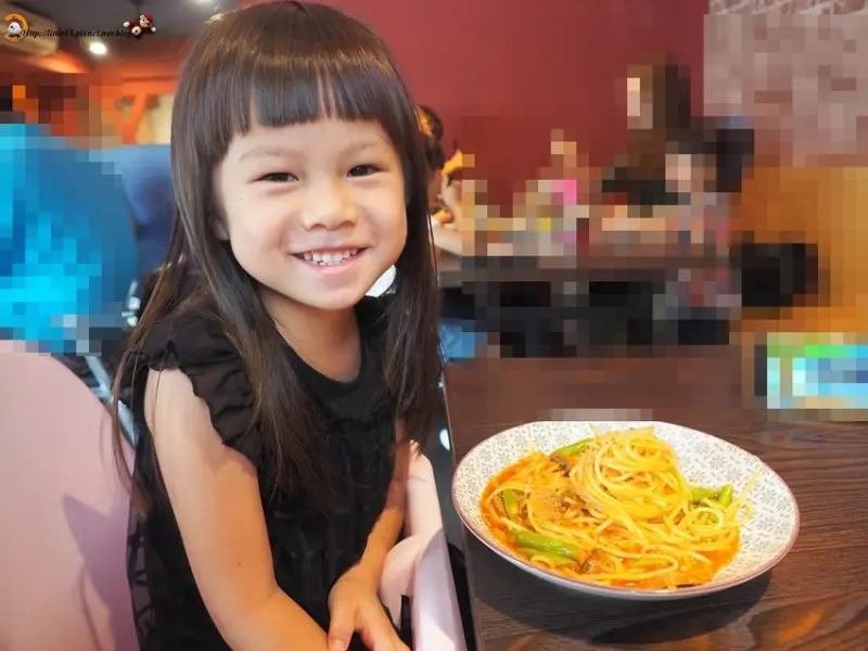 六羨茶食堂 下雨天溜小孩的室內遊戲室 台南親子友善餐廳 低消只要50元