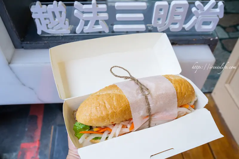 越法三明治專賣，繫上文青的味道，層層堆疊起的爆炸餡料，晚來買不到