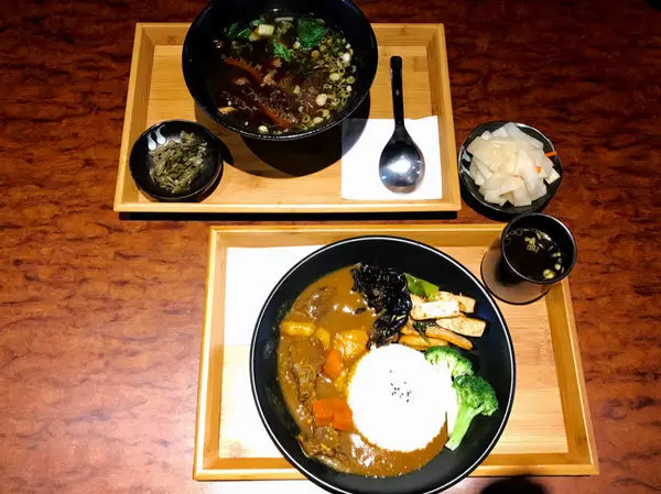 ||吃。台北|| No.42 牛肉麵專賣 像在咖啡館吃牛肉麵