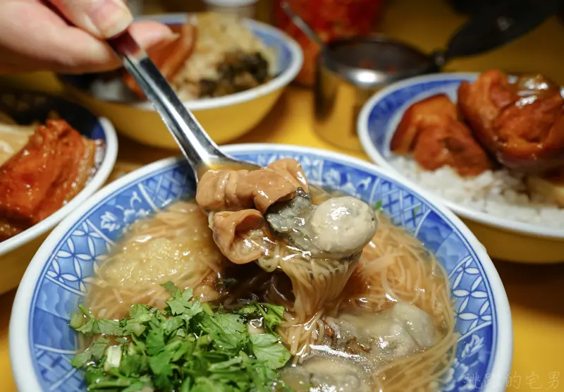 [花蓮早餐推薦]二訪鼎吉大腸鮮蚵麵線/爌肉飯-這家蚵仔超大顆又鮮美 雙料大腸麵線必吃 花蓮重慶市場美食 @跳躍的宅男