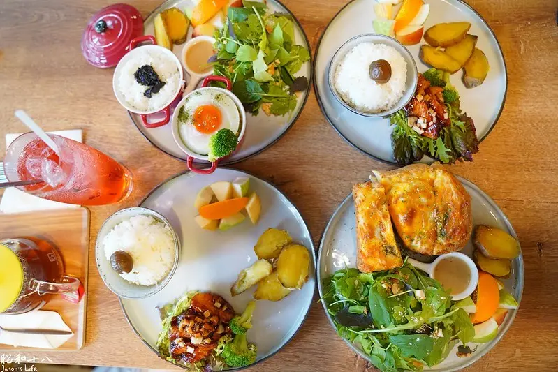 【嘉義東區│美食】昭和十八J18。嘉義市史蹟資料館，美食、展覽、和服體驗一次滿足，射日塔公園不在無聊了