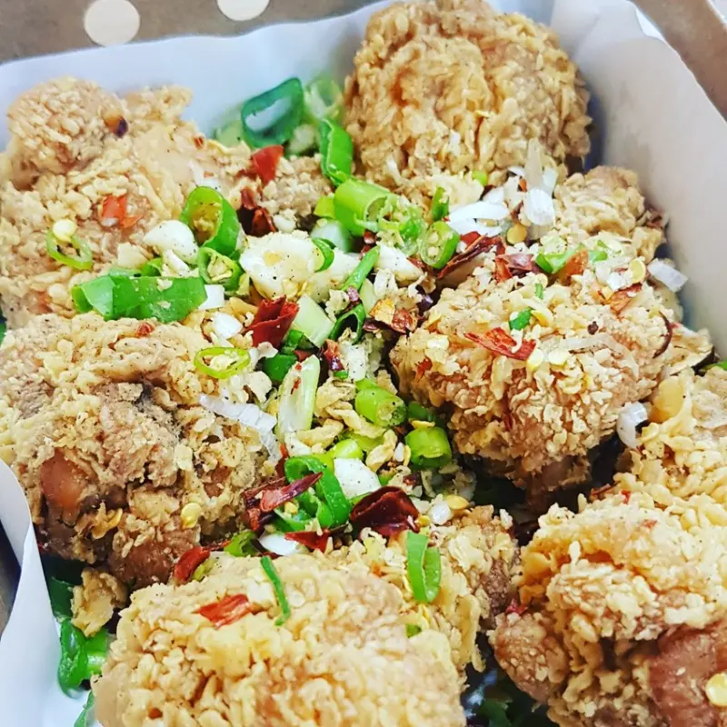 噱頭話題十足的炸雞店！你吃過了嗎？！