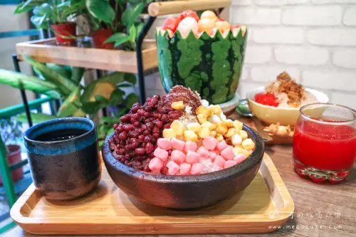 西瓜冰上桌囉～日式紅豆雪米冰好特別，有可愛店狗，三重冰店推薦泉町冰品社