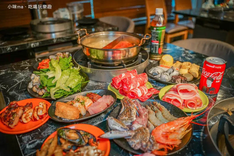 嗨蝦蝦百匯鍋物吃到飽 ▏火鍋就有8種湯頭 還有生魚片、握壽司、各國啤酒飲料暢飲喝到飽~太浮誇啦。中山區火鍋吃到飽推薦。捷運中山國小站