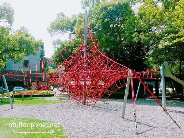 [台北]南港/北市最高三維立體攀爬網，蜘蛛人集中營/九如綠地/鄰近中研院中研公園胡適公園