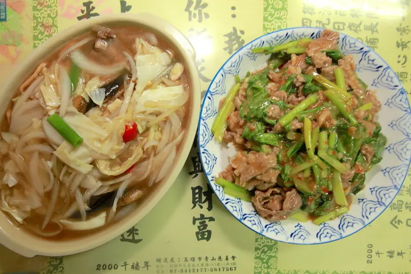 吃。高雄|岡山區。 當地人美食口袋名單，整體口感美味值得樂天小高推薦「本江羊肉店」。