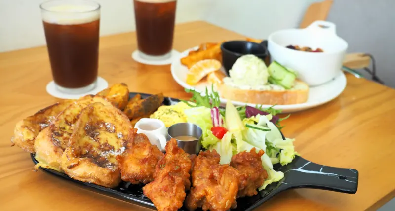 【台中西區】肉窩咖啡 ZOU WOO KAFFEE☞棲身在住宅區裡的老宅早午餐，唐揚炸雞你一定要試試看！