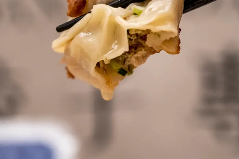 台北美食 旦旦旬 餃子專賣店｜平凡中的回憶 京站美食，餃子職人精神 耐人尋味～ · 算命的說我很愛吃