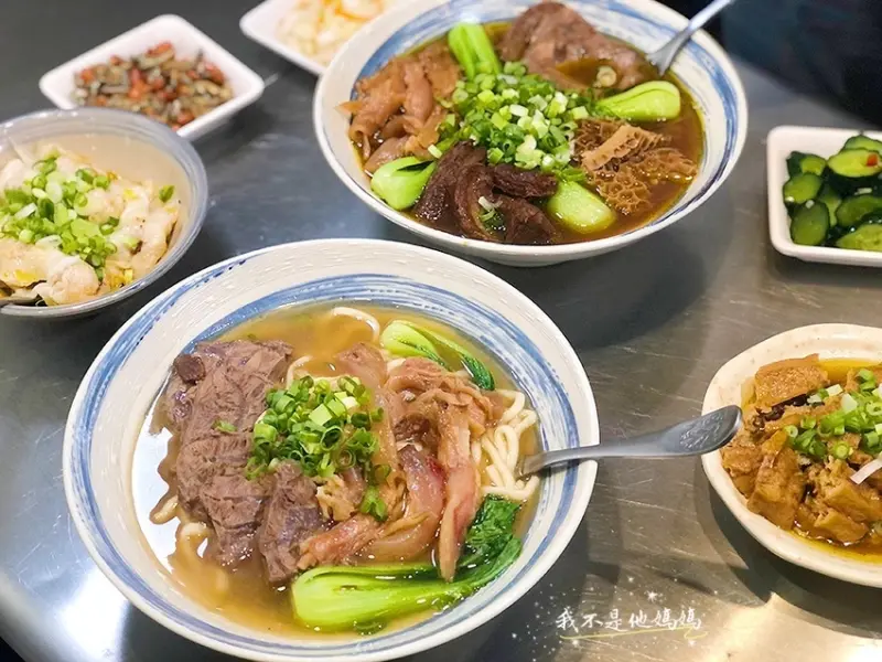 神仙牛肉麵 台北牛肉麵節雙料冠軍  攻佔米其林   正宗川味湯頭香醇濃郁  清燉湯頭甘甜爽口   南京復興美食