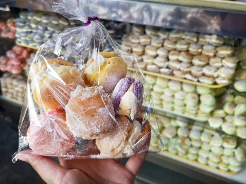 埔里美食_惠豐麵包店│埔里傳統點心店，IG熱門打卡店，彩色台式馬卡龍牆超吸睛。 - 愛伊特candy的分享樂園