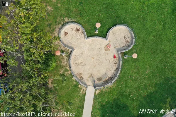 【台中。太平】立文公園。米奇造型沙坑。溜冰滑輪場(直排輪場) 。社區複合式小公園