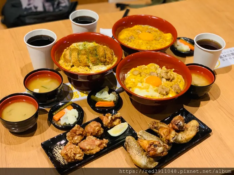 人氣話題新店~名古屋必嘗親子丼連續五年金賞獎殊榮"鳥開親子丼",海外第一家分店落腳林口三井Outlet,你還不快來嘗鮮~~