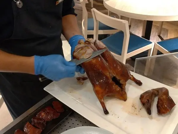 【桃園｜藝文特區美食】享鴨｜上得了廳堂的功夫烤鴨！發財車美食變高級桌菜 / 烤鴨與中華料理 / 王品烤鴨品牌 / 桃園長輩聚餐