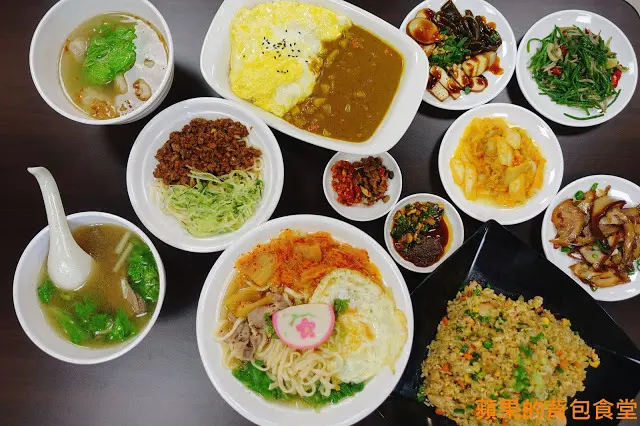[食記] 新竹東區-嫚饗麵食館MAN XIANG 麵食 CP值爆表的食神等級雙蛋滷肉飯 滑蛋咖哩 便宜又大碗的麵飯選擇 來份平價小吃充滿一天元氣
