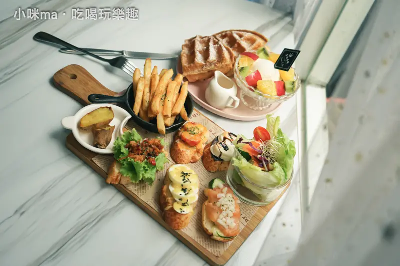 享初冬曦 ▏夢幻宇宙系的唯美下午茶 讓你坐擁銀河美景。帶我去月球 真的不是夢啦~。捷運亞東醫院站