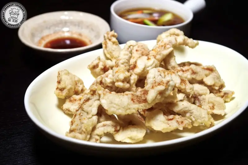 [韓國菜．中華料理]連韓國人都讚不絕口的中韓料理．黑嘛嘛炸醬麵真是好吃．韓華園