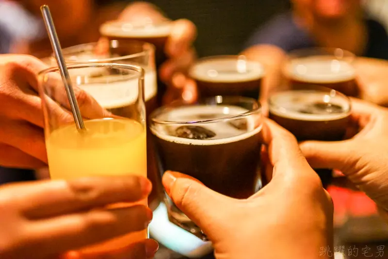 [花蓮夜生活]巢吧-放鬆的好地方  鮮釀小麥啤酒 綠啤酒真是好喝 不定期音樂活動  花蓮PUB  花蓮酒吧 @跳躍的宅男