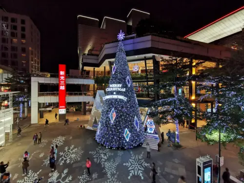 2019新光三越信義新天地－17米高萬花筒耶誕樹