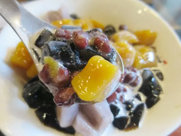 *苗栗美食*仙山仙草，仙草地瓜芋圓紅豆牛奶冰(每人有低消限制!)