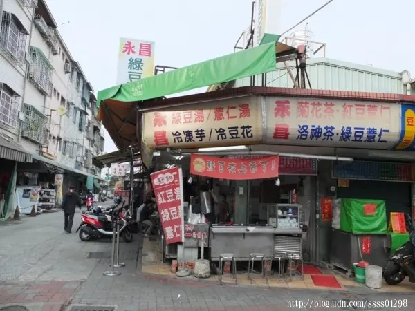 高雄鳳山區美食。永昌綠豆湯。老店綠豆湯古早味攬人心 夏天喝甜湯飲品的滿意之選