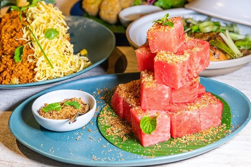 【台北捷運美食】【劍南站美食】Woo Taiwan泰式料理.台北 ATT 4大直店.泰國清邁紅回台灣浮誇系視覺餐廳