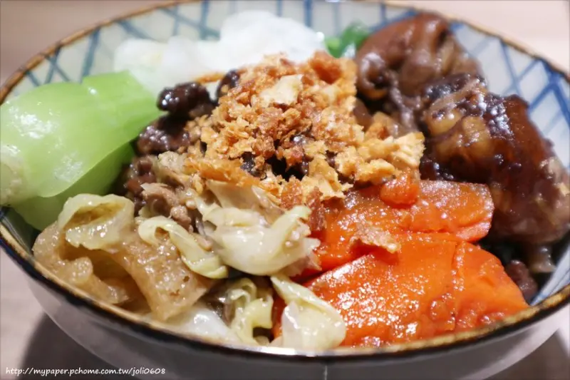 【滷肉控】滷肉飯X臺菜個人化套餐~台北美食推薦 滷肉飯推薦 古早味秘製滷汁香氣十足 免費白飯吃到飽 道地臺式口味餘韻無窮