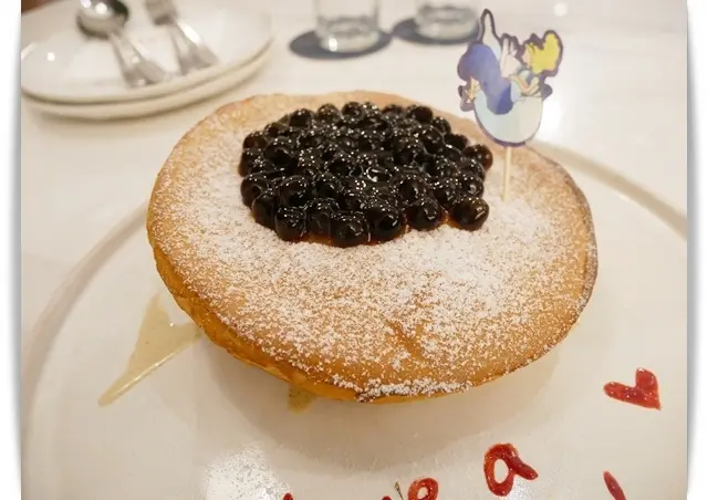 高雄漢神巨蛋「Petit Doux．微兜」甜蜜蜜、好軟綿的瓦帕鬆餅 ♪