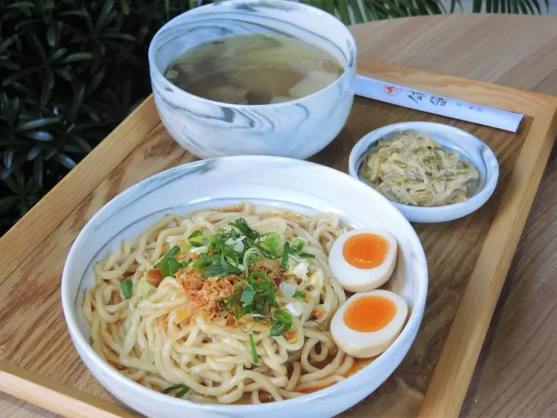 錵饌 真·麵舖｜明星商品真油蔥勁麵提供單點式點餐了！嘴饞來一碗錵饌拌麵吧！新北板橋美食推薦、新北板橋餐廳推薦、新北板橋麻辣推薦