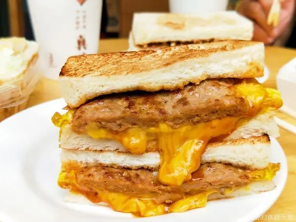 真芳碳烤吐司 & 紅茶牛奶 台北十大必吃早餐之一 真芳南西店 近捷運中山站