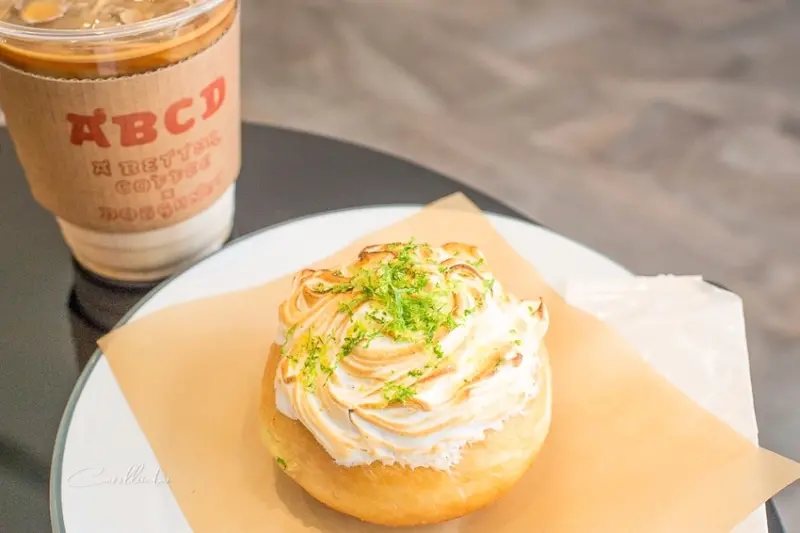 《ABCD》特色甜甜圈，好吃好拍的下午茶甜點 - 卡琳。摸魚兒趣