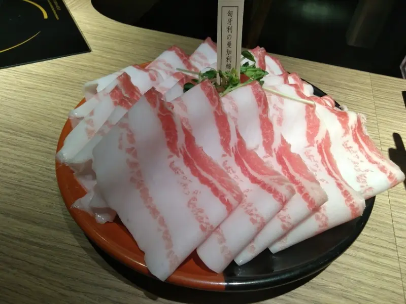 [食評]廣受觀光客和商務客喜愛的王鍋屋