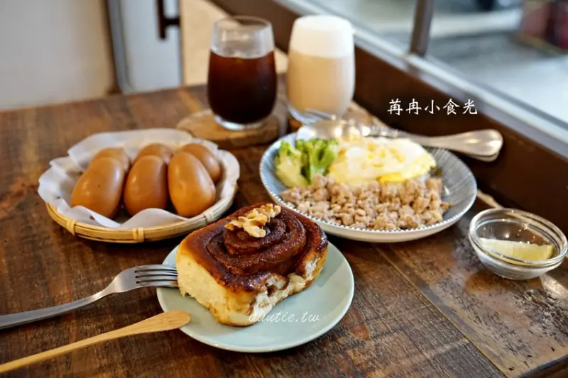 【台北】苒冉小食光 雞蛋糕肉桂捲 寵物友善咖啡廳 南港車站 - 水晶安蹄 不務正業過生活