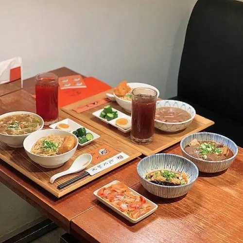 台北也有溫體牛!民生社區的激推香麻牛肉湯 | 【台北市松山區-小巨蛋站】虎笑麵屋