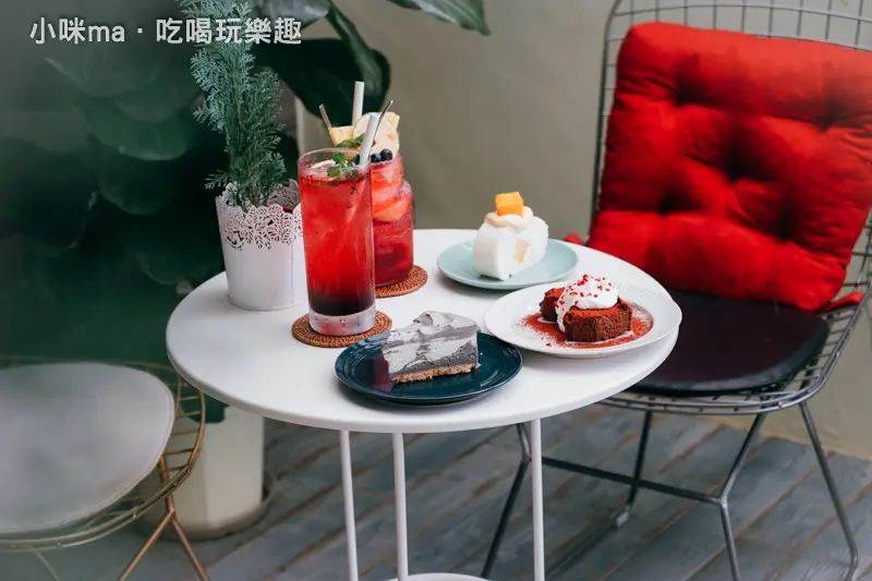 愜意pleasant ▏隱身住宅區內 森林系網美甜點店。不限時咖啡店 讓你愜意到忘了時間。天玉街下午茶首推 / 天母甜點推薦 / 寵物友善咖啡廳