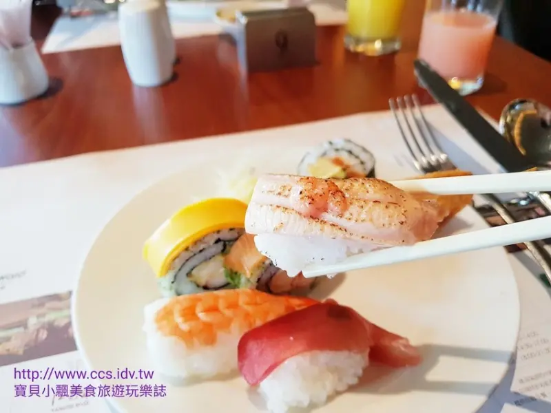 [食]台北 福華大飯店 花園大道 精緻豐富吃到飽 林蔭大道美景更是壯觀 超值雙享受