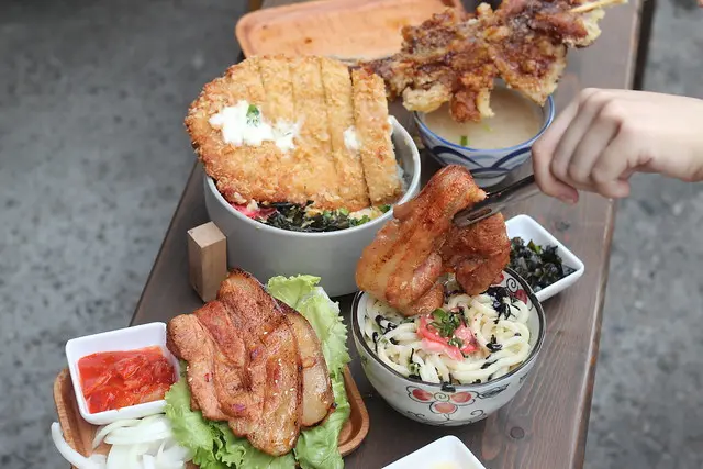 台中美食｜安羽軒食堂-台中浮誇系丼飯，肉類份量爆多