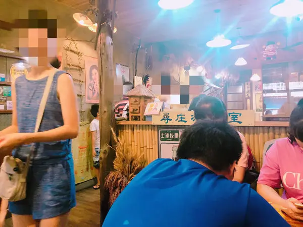 竹北《尋莊懷舊冰店》哈密瓜雪花冰,夏日冰品就是要夠浮誇,吃貨不藏私報你知~竹北好吃冰店推薦~人氣排隊美食 ! 2018.06.24