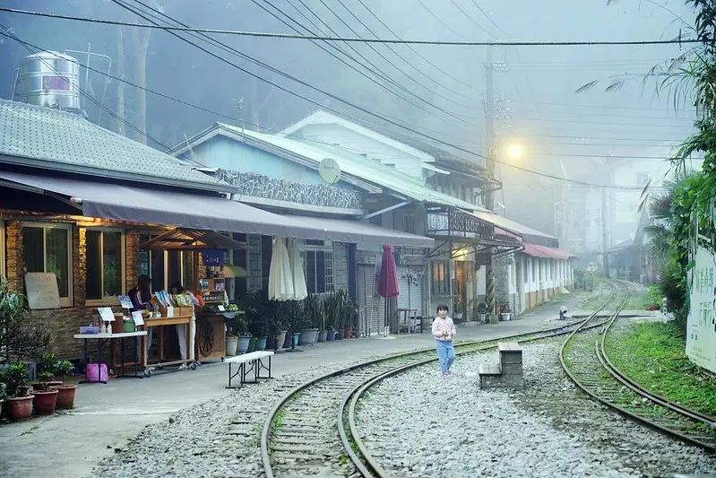 【台灣，嘉義，阿里山】一個喚起初心的小車站～十字路車站 ＆十字鳴心咖啡。(內含阿里山小火車時刻表）
