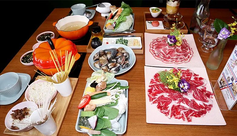 （文末抽獎）「林口有機火鍋店/全台最美火鍋店」【喜園涮涮鍋林口歐風店】全台最美的歐風網美餐廳，顛覆火鍋店的規格，所有食材皆是慈心有機認證蔬果，美福國際肉品認證，集所有感官身心健康安心美味之饗宴！