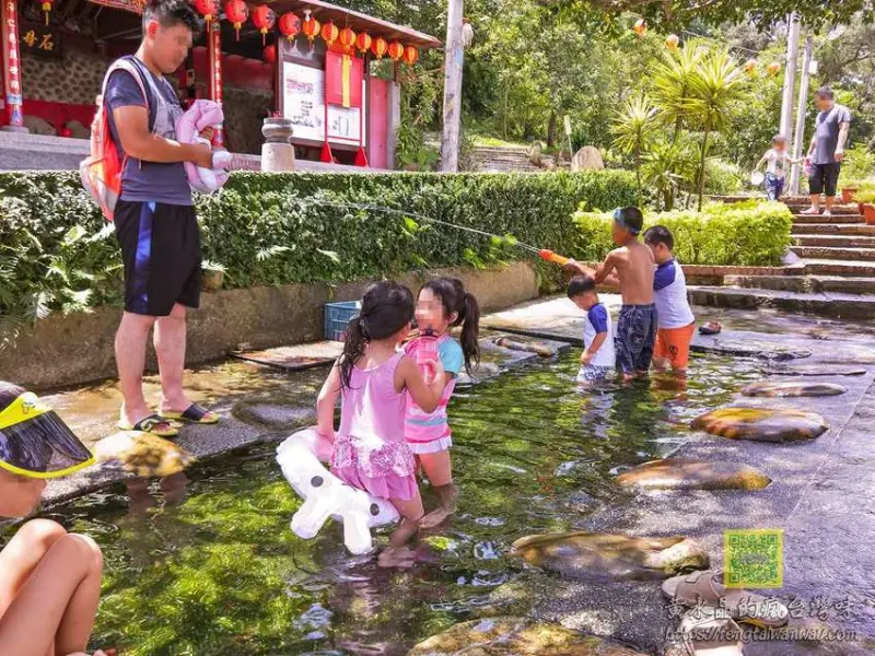 夏日免費戲水池，終年湧泉不斷沁涼清澈好舒暢
