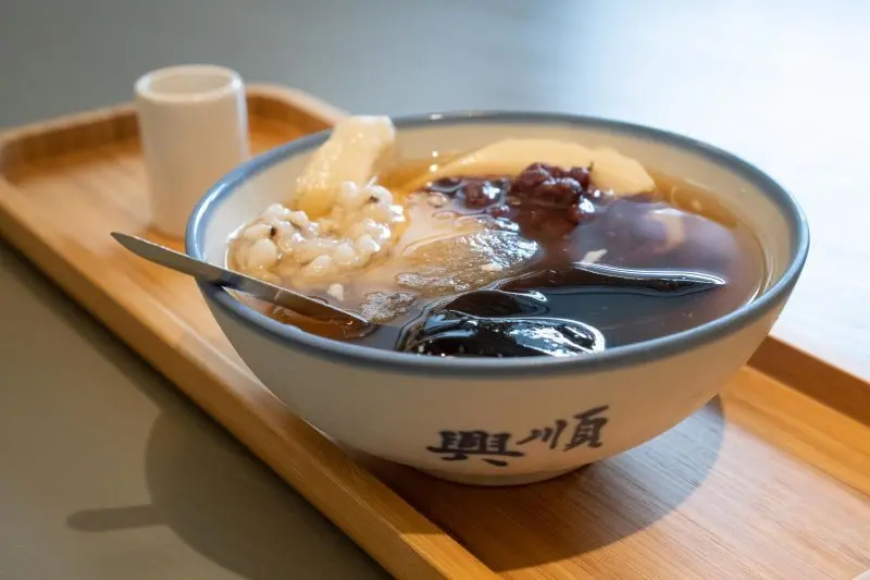 古早味豆花這裡吃！還有超好吃手工刈包！飛魚食染