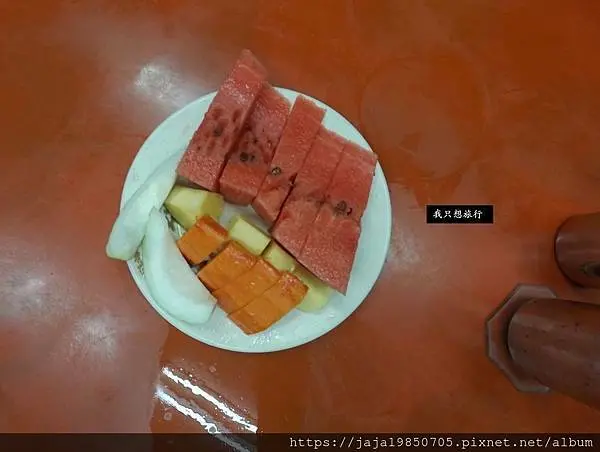 (♛台灣。賈桂林-我只想旅行){美食}夏天的花蓮一定要來一盤水果拼盤消暑-西瓜大王+鵝肉先生