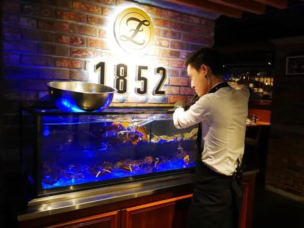 【台北/美食】必吃牛排、活龍蝦餐廳！台式與西式結合超特別！網友一致好評！綻1852_牛排館