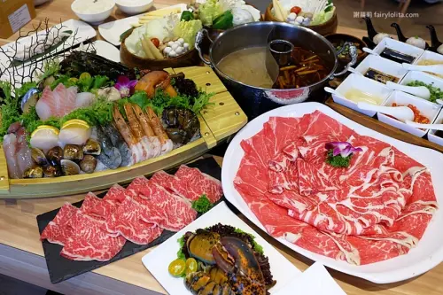 滿足鍋物。史上最狂火鍋店，當月壽星消費直接送龍蝦，這間就連韓星來台都指名要吃它！ @蹦啾♥謝蘿莉 La vie heureuse